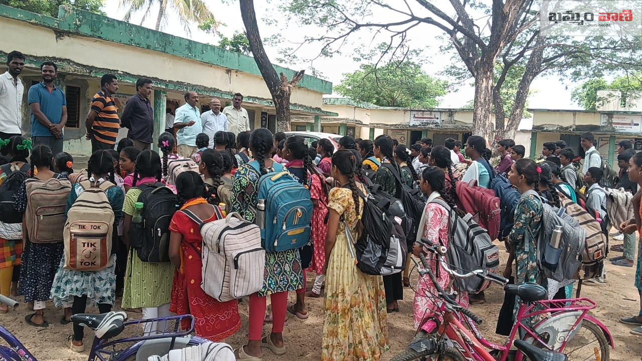 ఢిల్లీ లాఠీచార్జికి నిరసనగా కాకరవాయిలో పాఠశాలల బంద్