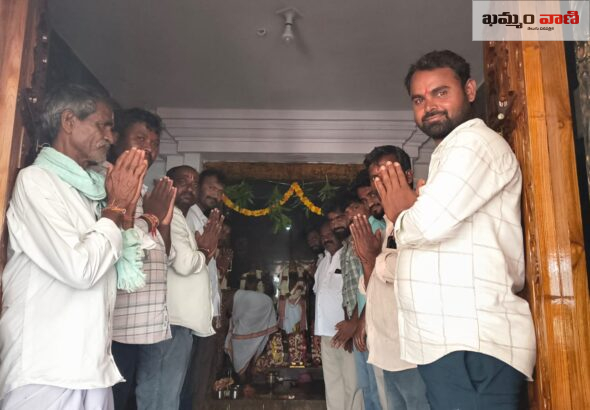 KTR పుట్టినసరోజు సంధర్భంగా రామలయంలో ప్రత్యేక పూజలు చేస్తున్న హస్నాబాద్ BRS నాయకులు